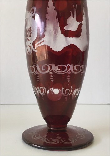 Bohemian Ruby Cut Etched to Clear Thumbprint and Scenic 6 inch Vase - Picture 6 of 12