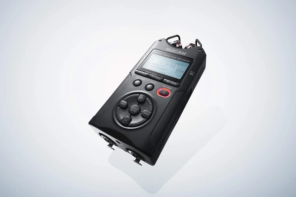 TASCAM R-40X 4ch Linear PCM Recorder Handy Recorder with USB Audio Interface USB - Image 3 of 4