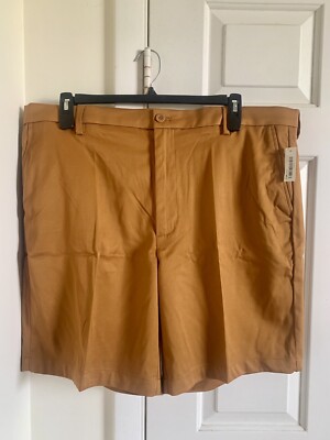 New with tags Amazon essentials color nutmeg brown Shorts Mens Size 42 classic