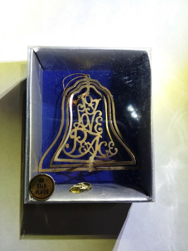 Lot 7 Vintage Christmas Ornaments