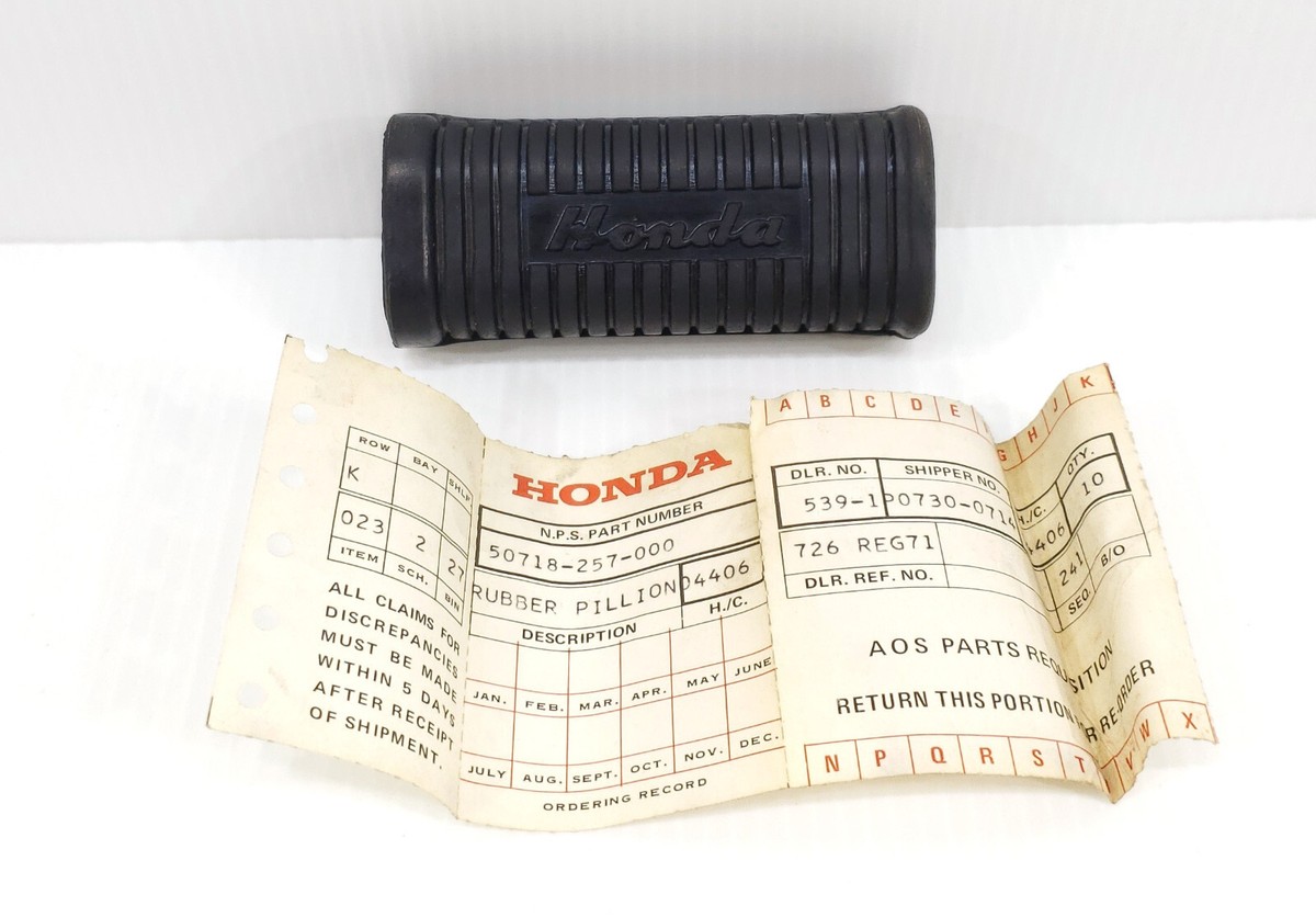 Genuine Honda CA95 CA72 CA77 OEM Pillion Step Rubber Genuine Honda CA95 CA72 CA77 OEM Pillion Step Rubber