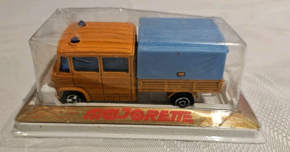 DE COLECCIÓN MAJORETTE MERCEDES BENZ 233 TRAV PÚBLICO/FORD 279 FOURGON POLICÍA SELLADO Foto 2 de 4