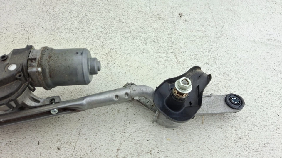 Mazda 6 2014-2021 limpiaparabrisas delantero acoplamiento con motor OEM Foto 2 de 4