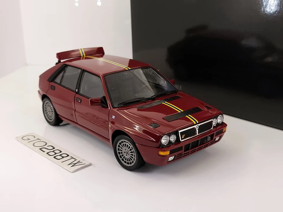 Kyosho 1:18 Lancia Delta HF integrale Evo 2 "Final Edition"(Bordeaux Red) 08343C - Image 2 of 4
