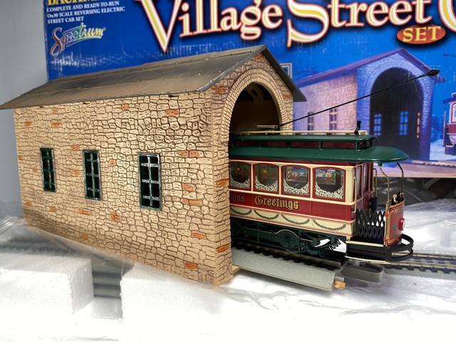 auto reversing train set