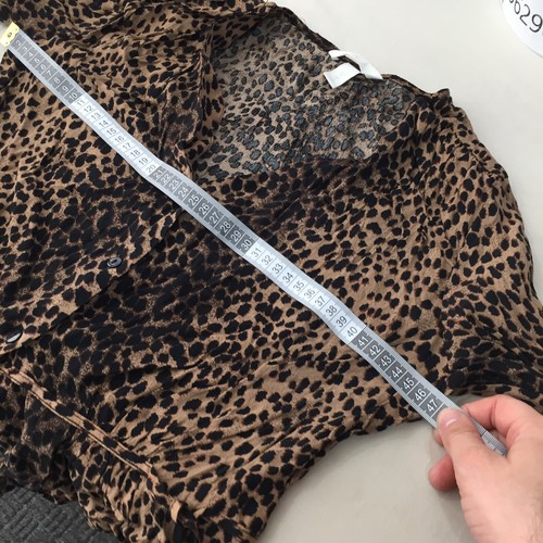 H&M womens blouse top size 8 brown leopard long sleeve Vneck viscose 062963 - Picture 6 of 8