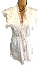 LINEA DONATELLA Lingerie White Floral Embroidered Pearl Robe Chemise Set Size S