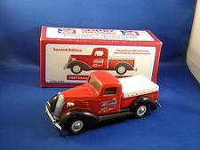  LIBERTY CLASSICS ADVERTISIN 1937 DIE CAST CHEVY PICK-UP W/TONNEAU BANK W/BOX