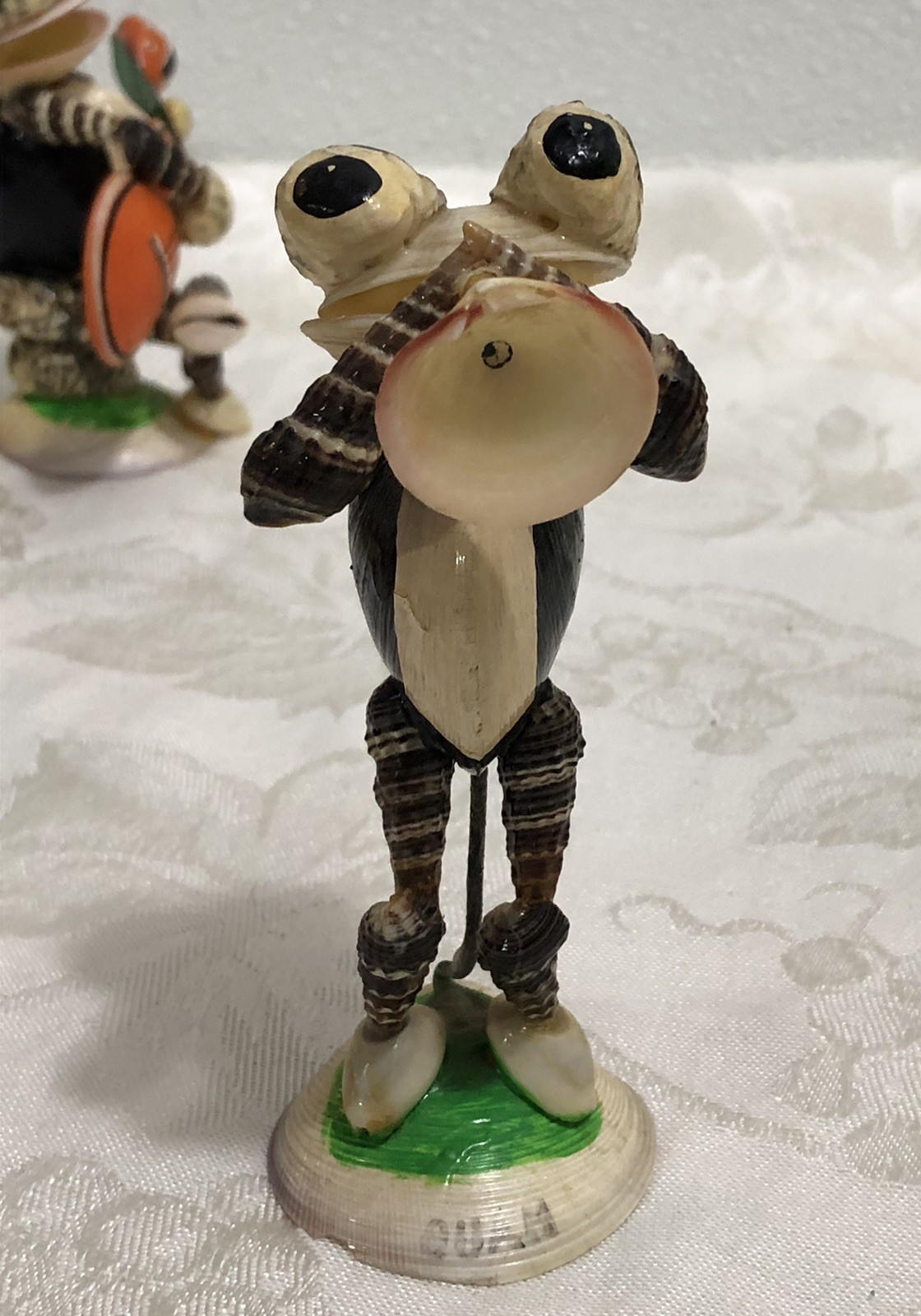 5 Vintage Souvenir ￼Frog Toad Guam Band Musicians Sea Clam Shell Figures “AS IS”