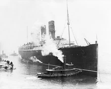 LUSITANIA CRUISE SHIP W/ BASEBALL PLAYERS PHOTOGRAPH PHOTO PRINT