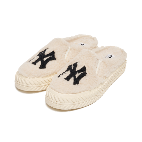 mlb slip on