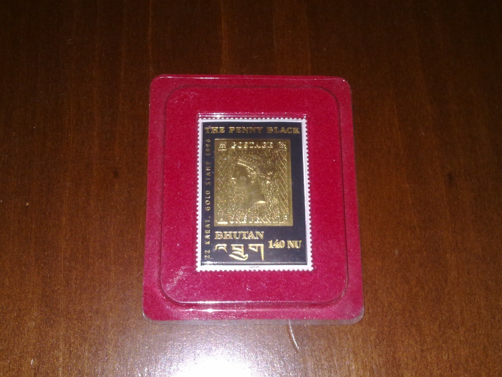 FRANCOBOLLO 22 KARAT. GOLD STAMP 1996 THE PENNY BLACK BHUTAN 140