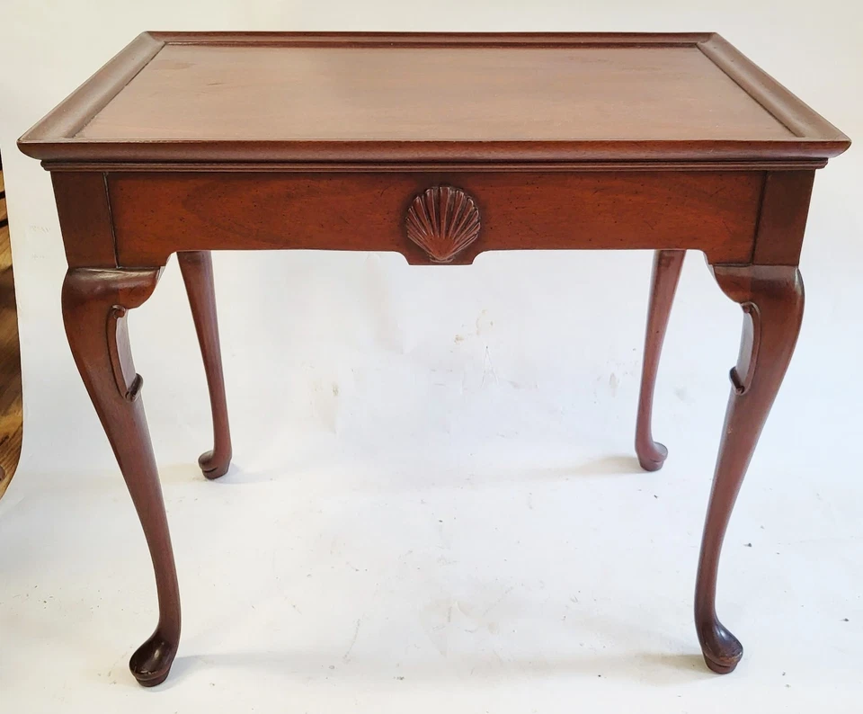 Vintage AMERICAN 20th C Console SHELL Carved MAHOGANY Sofa TEA TABLE by HICKORY - Image 4 of 4