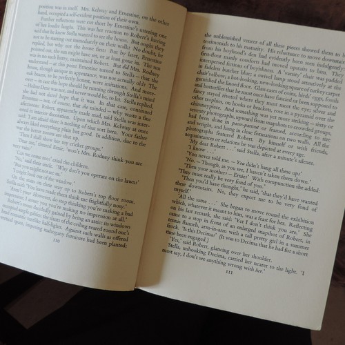 Elizabeth Bowen 'The Heat of the Day' signed by author, hard cover - Picture 14 of 14