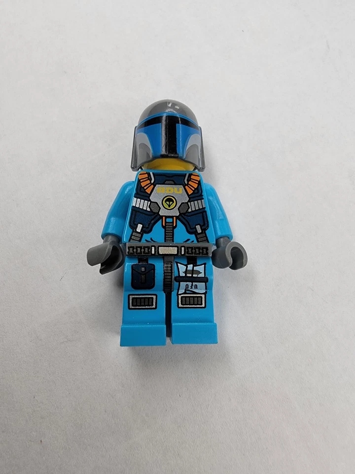 Lego Mini Figure Alien Defense Blue Space Uniform Star Wars Helmet - Image 2 of 4