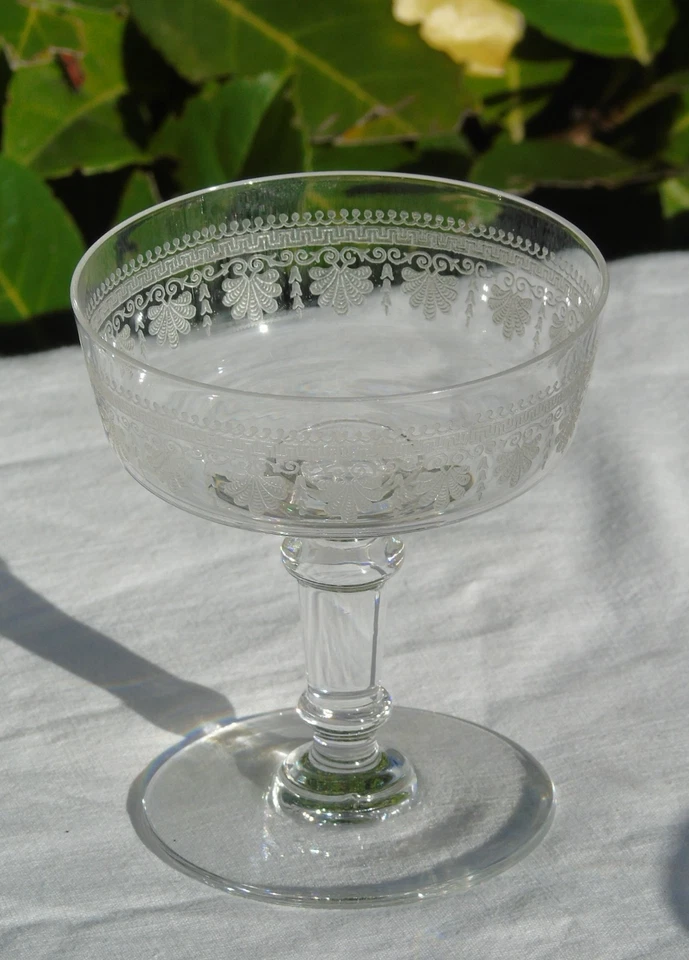 Service de 6 coupes à champagne en cristal gravé de palmettes Clichy? - Photo 3/4