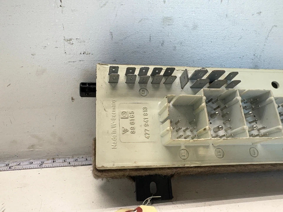 Porsche 944 1984 panel de relé de fusibles Foto 3 de 3