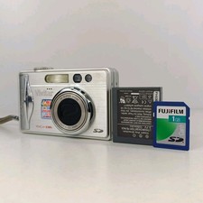 Digital Camera Vivitar Vivicam 8300s 8.1MP Silver Compact Digital Camera Tested