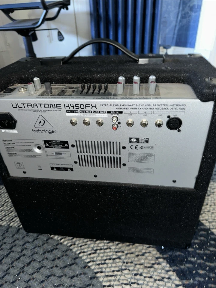 Behringer Ultratone K450FX 45W-PA/Keyboard AMP  and  Cover - Image 3 of 4