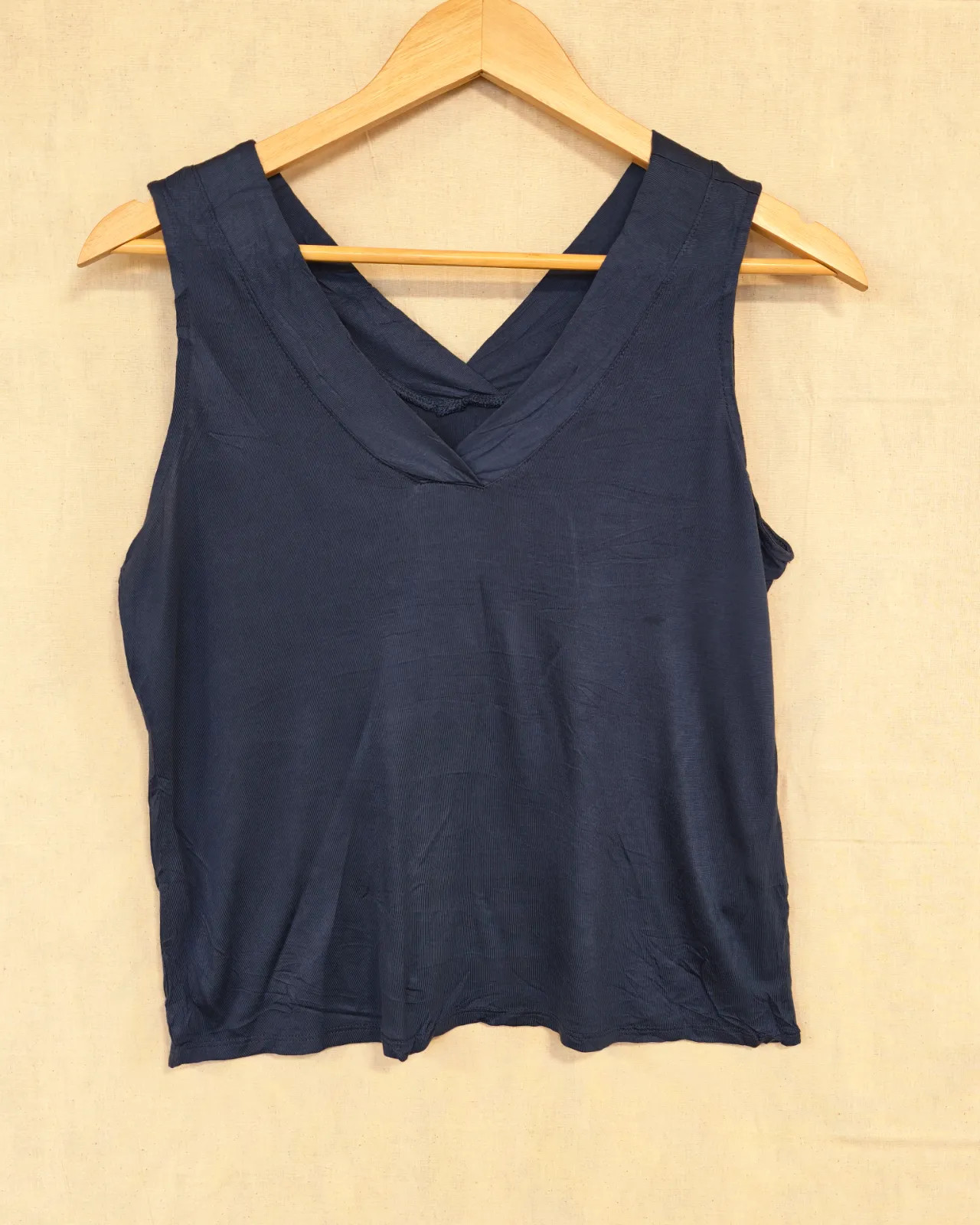 Banana Republic Sleeveless Top Womens XS Navy Viscose V Neck