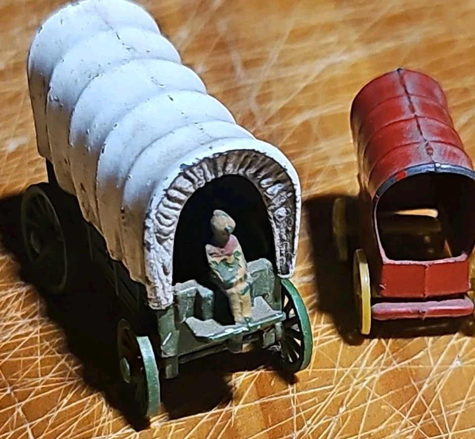 Vintage Lesney Matchbox Covered Wagon Original Paint No Horses & Red Wagon Japan - Image 3 of 4
