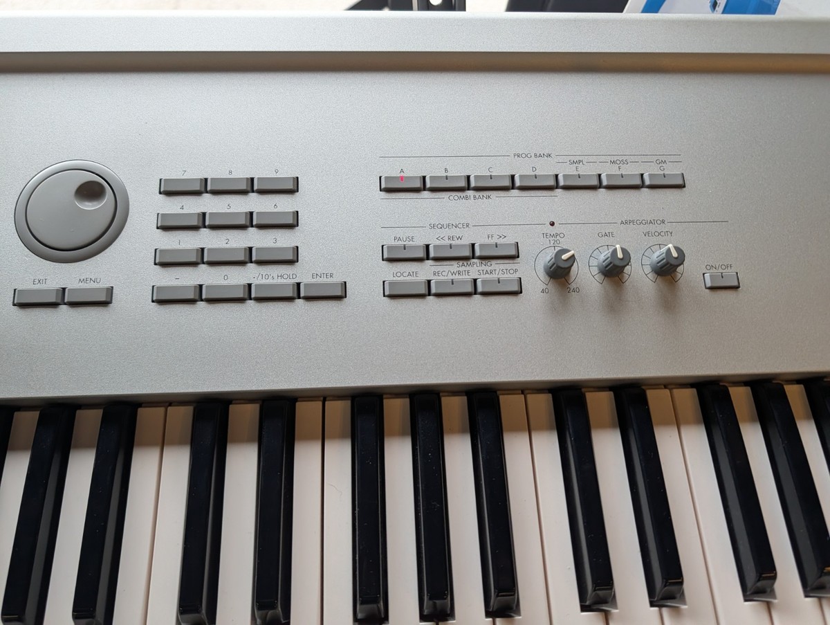 Korg Triton Pro 76-Key Workstation Keyboard - EXCELLENT | eBay