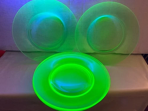 SET OF 6  GREEN. Uranium Glass Plate Vaseline 7-1/2” Vintage Depression Glass