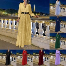 Combinaison de soirée femme glamour avec col en V élégant et détails paillet