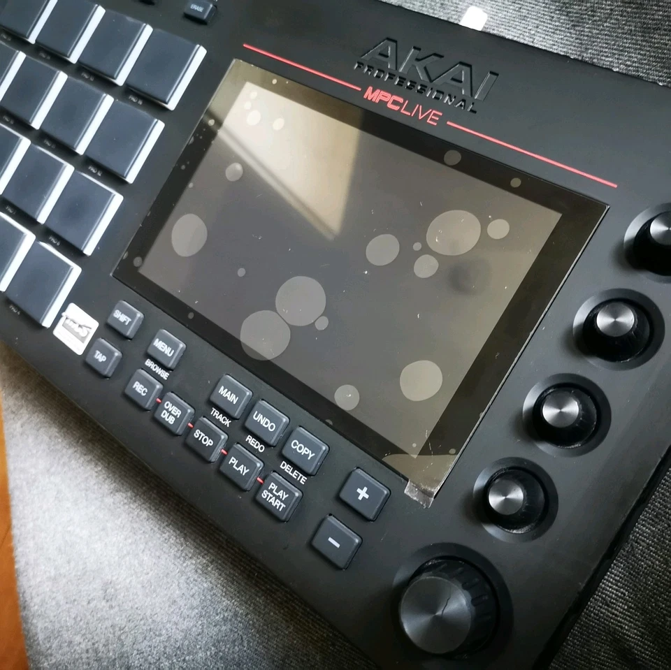 Akai MPC Live - Music Production Center - gebraucht inkl. Decksaver - Bild 3 von 4