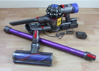 Dyson V7 V8 Motorhead Animal Total Clean Cordless Bagless Vacuum Cleaner & Tools