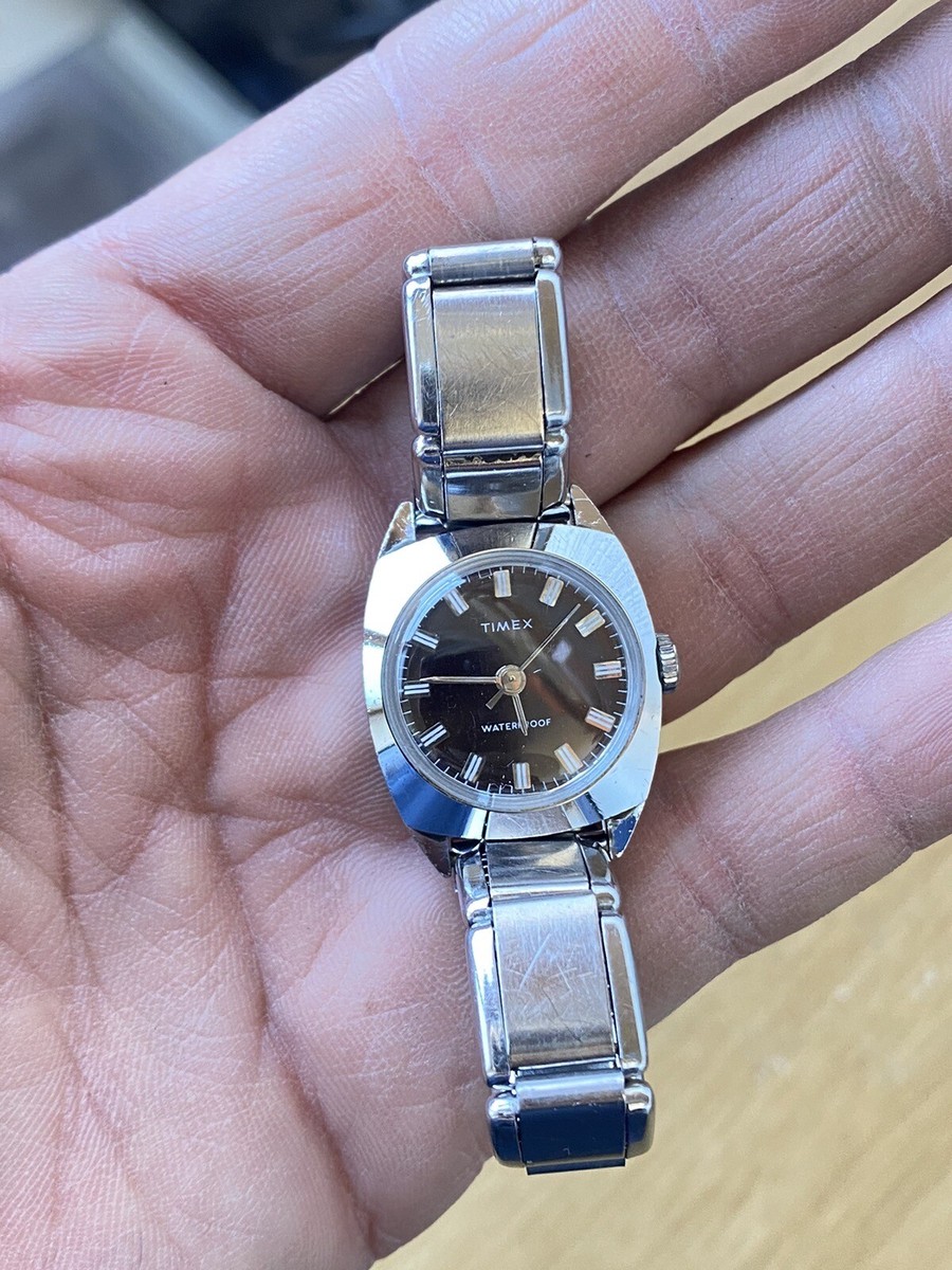 1974 Vintage Womens Timex Chrome Plated 17 Jewels Manual Wind Watch Petite Runs Vintage timex 17 jewels - Gem main image 4