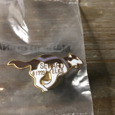 Vintage Elks Lodge #1773 Seward Alaska Husky Enamel Lapel Pin NEW ~Z2~