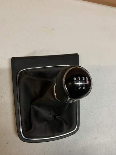 13-18 SEAT LEON MK3 5F 5 SPEED MANUAL GEAR STICK GAITER COVER 5F2711113N - Picture 2 of 7