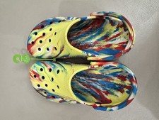 NWOB Crocs Classic Marbled Clogs Size W7/M5