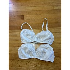 Olga Vintage White Lace Bras Bundle of 2 Style 31007 Size 36C