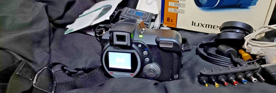 PRAKTICA Luxmedia 4008 Digital Camera with Accessories & Manuals VGC & Working - Image 3 of 4