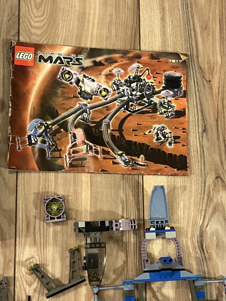 Lego 7317 Life On Mars Aero Tube Hanger InComplete w/ Box Manual All Mini Figs - Image 4 of 4