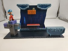 Super Mario underground playset with 5 interactive environment Pieces &Mario Fig
