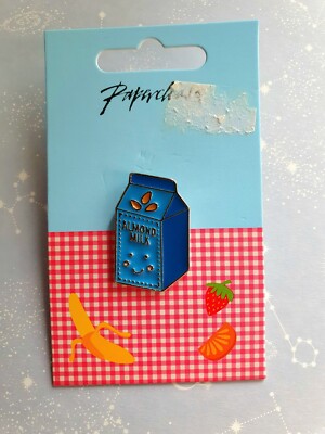Mandelmilch Pin Anstecker von Paperchase nie getragen