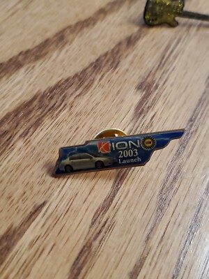 SATURN ION 2003 LAUNCH UAW ~ GM / UNITED AUTO WORKERS UNION PIN qv
