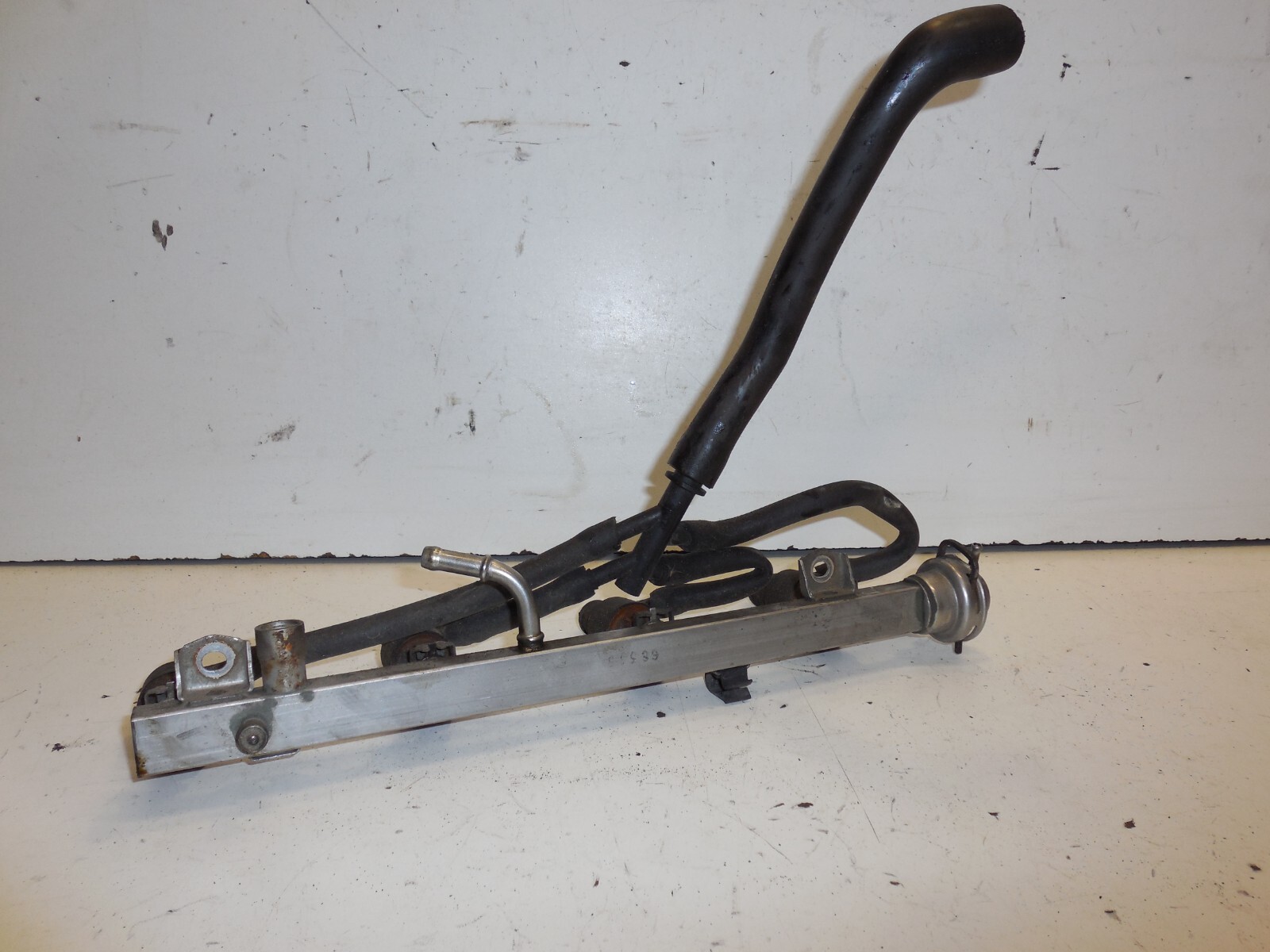 96-99 BMW E36 M44 1.9l Engine Fuel Injector Rail With Injectors  