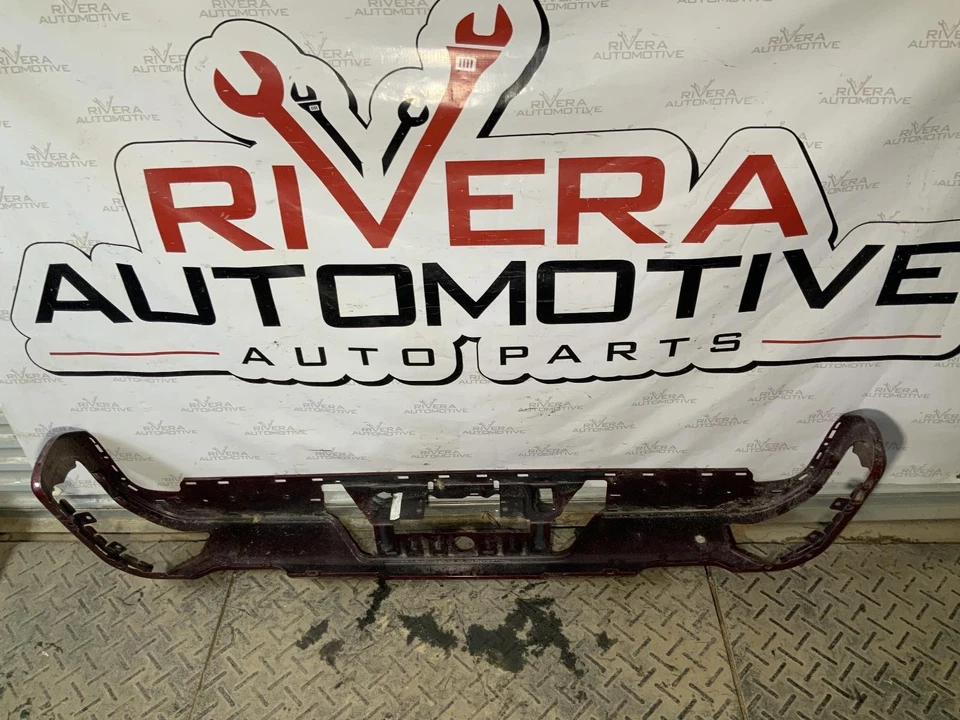 DAMAGED 2019 2020 2021 2022 GMC SIERRA CHEVROLET SILVERADO 1500 REAR BUMPER OEM - Image 4 of 4