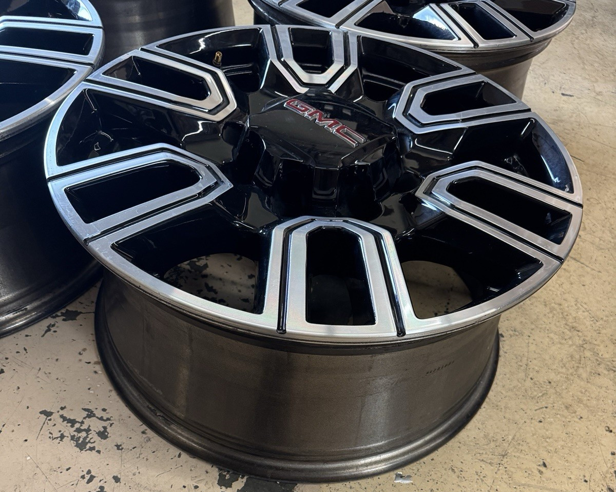 GMC Sierra Denali 2500 3500 2020-2024 OEM Wheel Rim 23377037 5950A W11061
