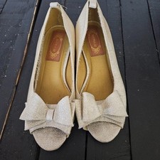 Joyfolie Girls 1 Gold Glitter Kitten Heels with Bow Valeria Dressy Girly Fancy