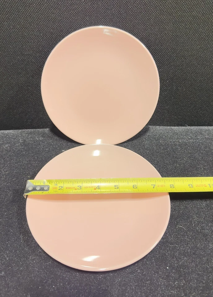 Mainstays Plastic Dinner Plates Set of 2 8” Plates In Excellent Condition - Image 4 of 4