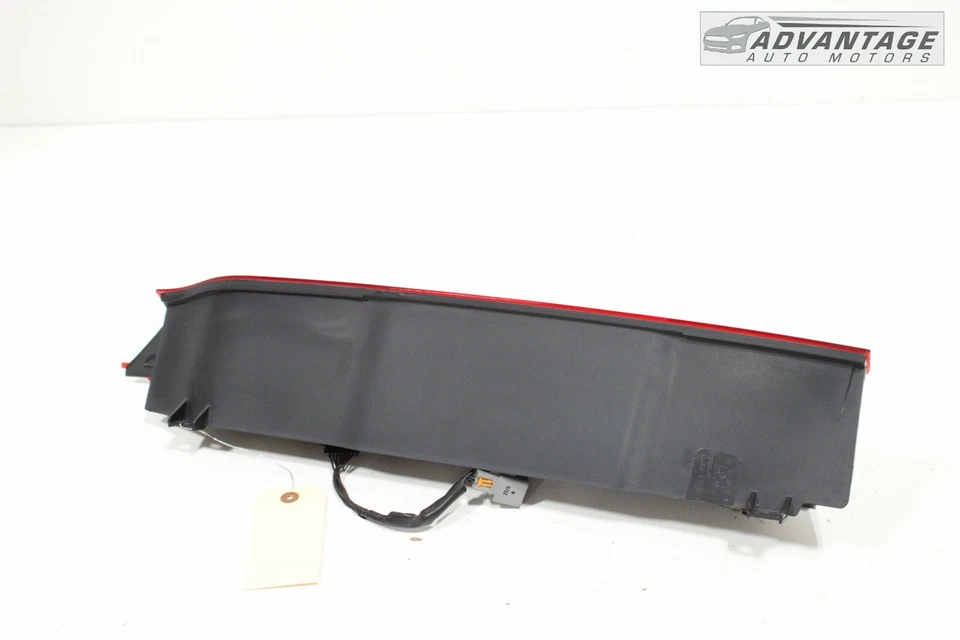 Luz trasera derecha Ford Transit Connect 2014-23 DT11-13404-BD OEM Foto 3 de 4