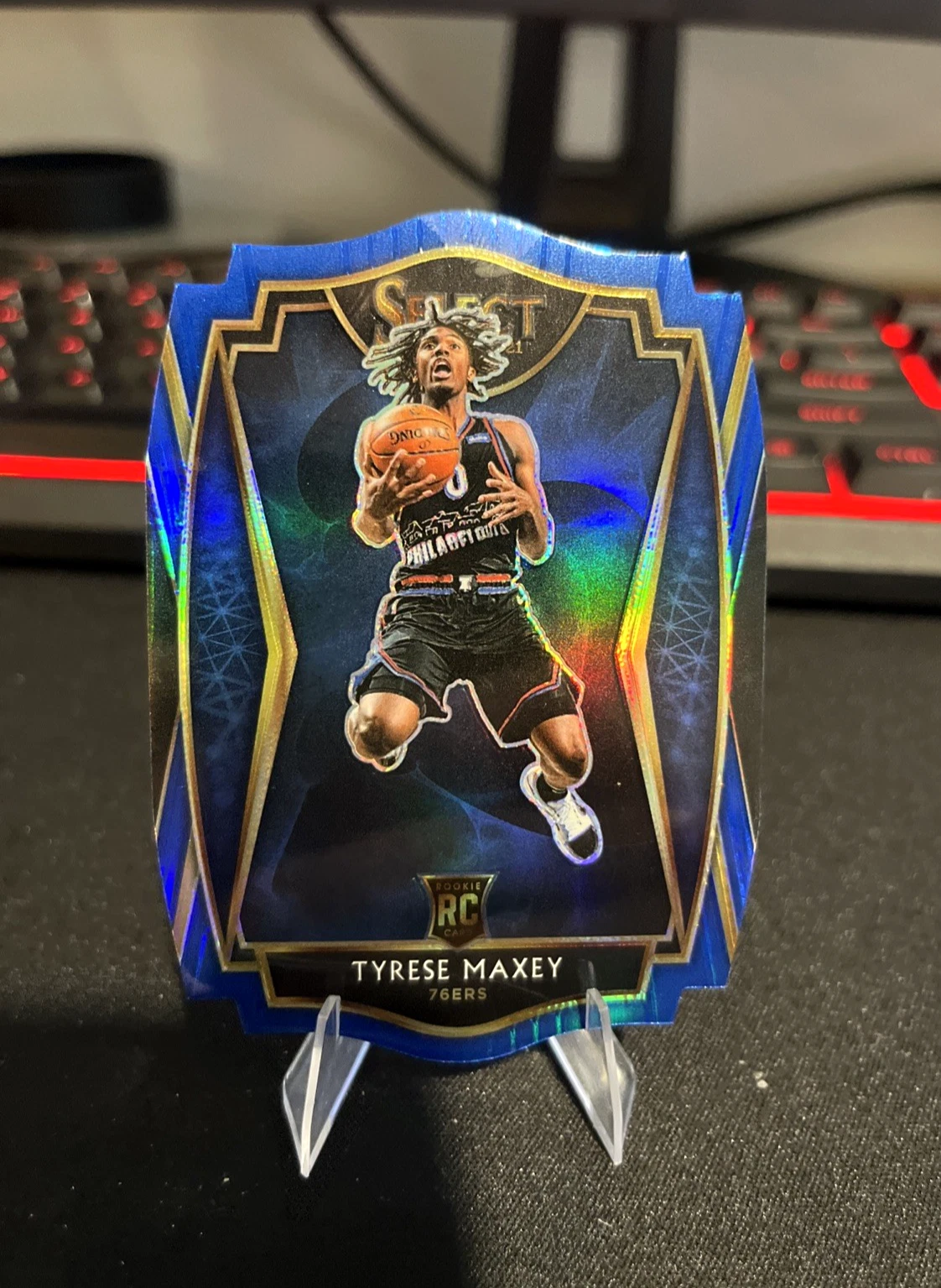 2020-21 Panini Select Premier Level Maroon Prizm Die-Cut #174 Tyrese Maxey /175