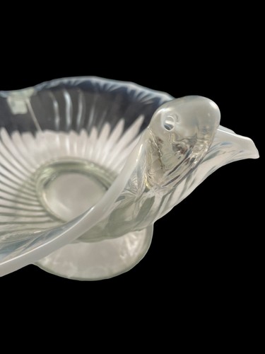 Vintage Opalescent Depression Glass Leaf Shaped Single Handled Large Bowl Dish - Picture 9 of 12