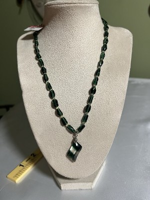 NWT Hong Xiang Fu Green Crystal Bead Necklace Pendant 18  19g Barrel Screw Clasp