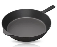 12 Inch Smooth Seasoned Cast Iron Skillet w/ Leather Handle Cover,  CookLife